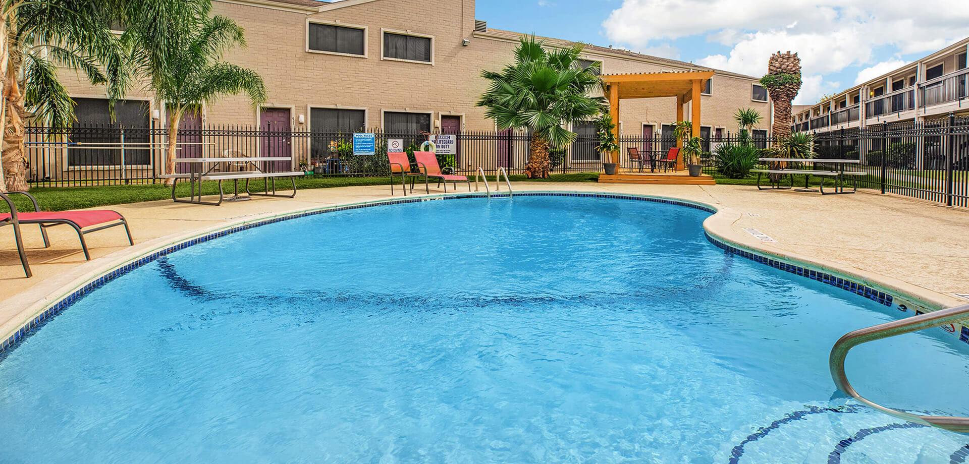 Queens Lane Apartments in Pasadena, TX